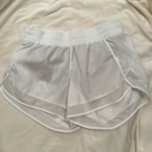 Athleta mesh racer run short 4” size xs